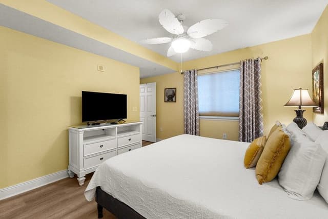Apartment (Emerald Beach Resort 1834 - Beachfron)