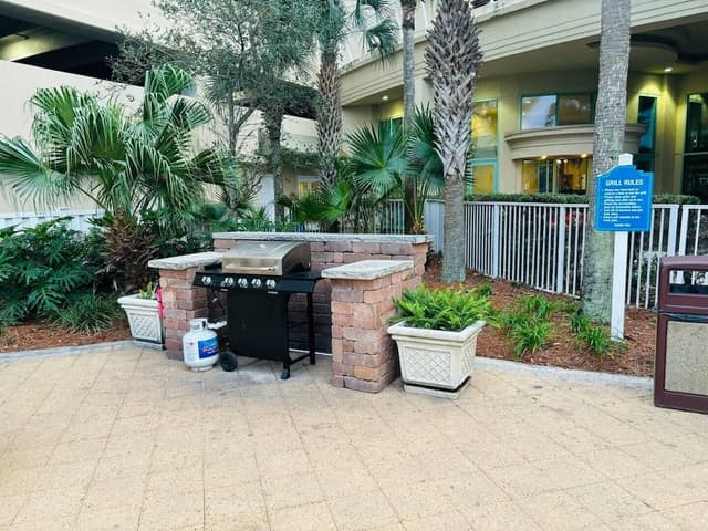Apartment (Emerald Beach Resort 1133 - Beachfron)