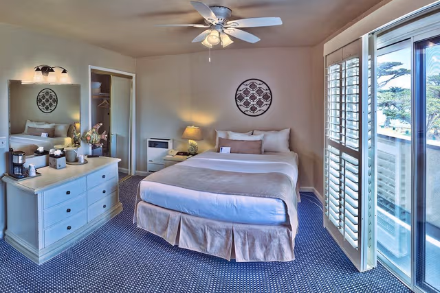 Room, 1 Queen Bed, Balcony (Second or Third Floor)
