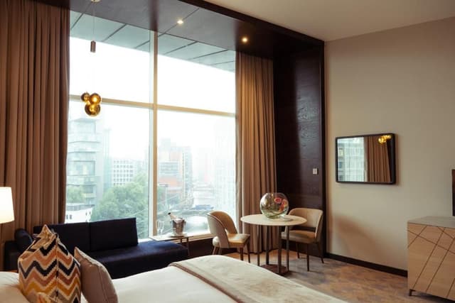 Executive Room with One King Bed