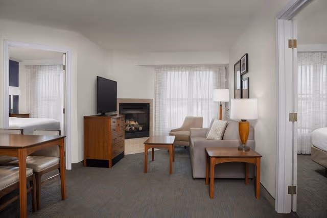 Suite, 2 Bedrooms (Fireplace)