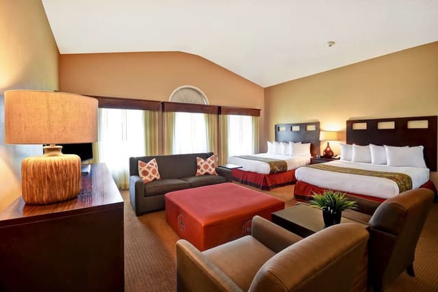 Deluxe Studio Suite, 2 Queen Beds, Non Smoking