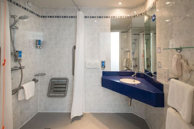 Standard Room, 1 Double Bed, Accessible (with Free Hot Breakfast)