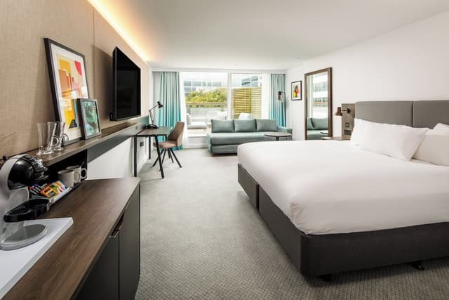 Premium Room, 1 King Bed, Balcony (Super King)