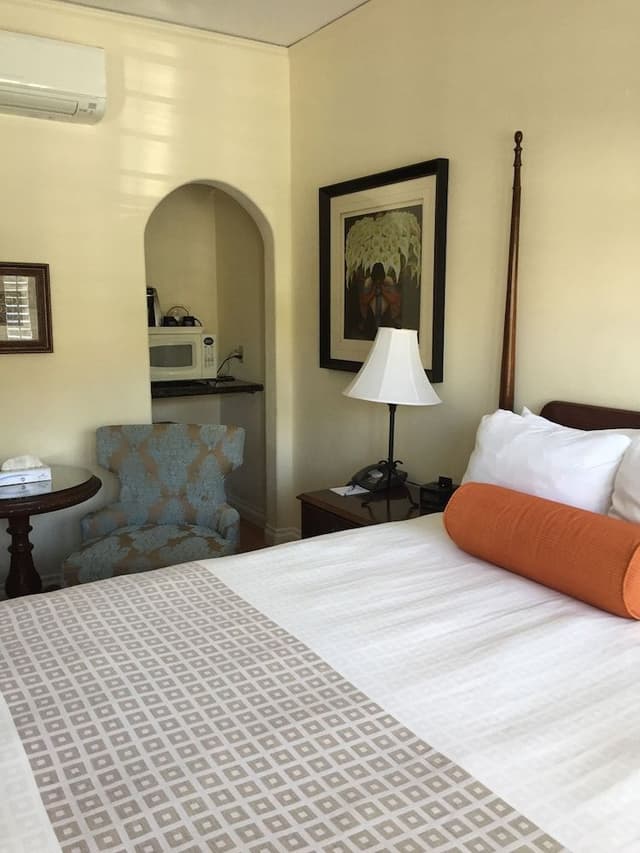 Standard Room, 1 Queen Bed