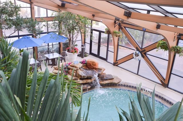 Accessible Garden Pool View Room, Kitchen, 2 Queen Beds