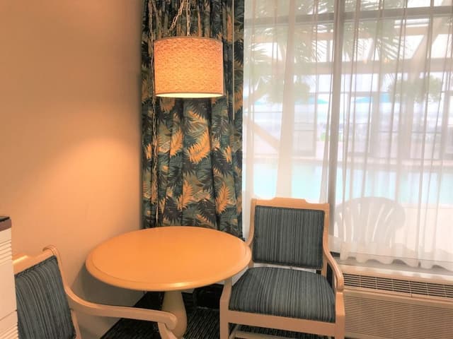 Room, 1 King Bed, Non Smoking, Pool View
