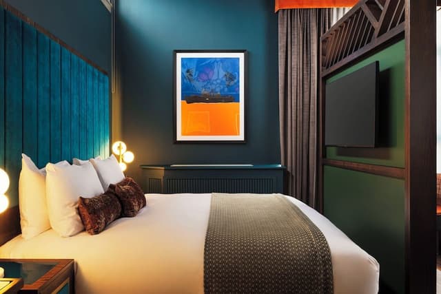 Signature Suite