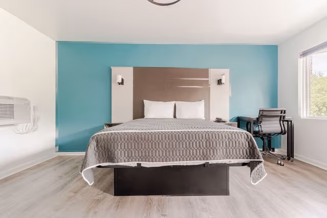 Classic Single Room, 1 Queen Bed, Non Smoking, Ground Floor