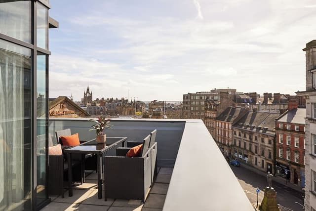 Room, 1 King Bed, City View, Corner (Super King, Refurbished, Balcony)