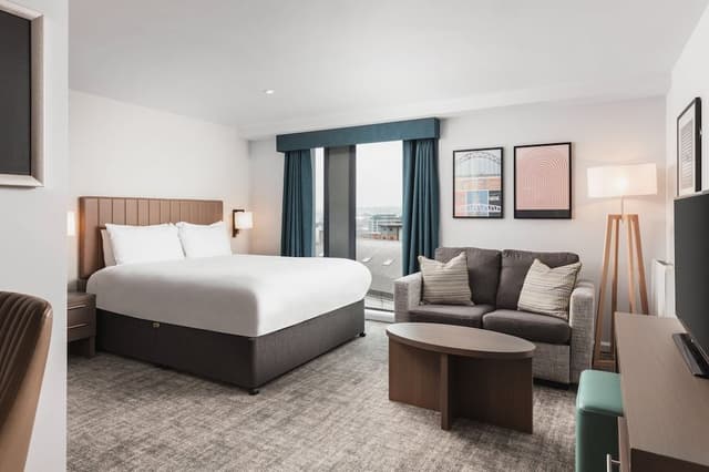 Studio Suite, 1 King Bed, Kitchen (Quayside View)