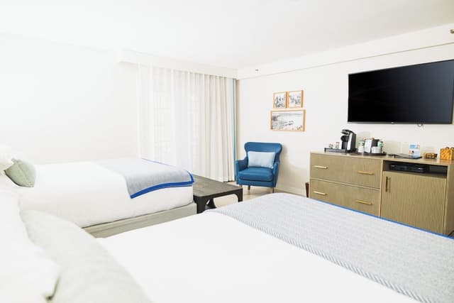 Standard Double Room, 2 Queen Beds, Bathtub Grab Bars, City View