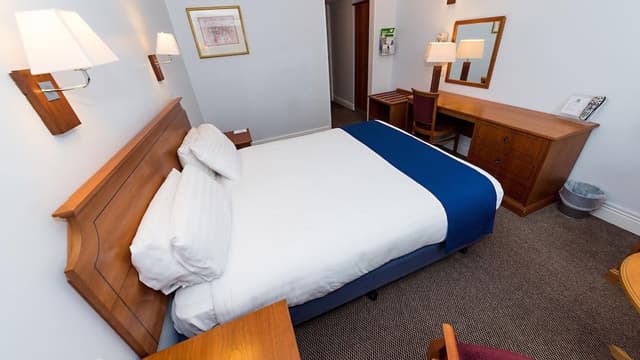 Standard Room, 1 King Bed (Super King, zip n link)
