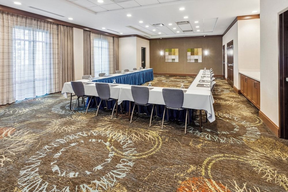 สเตย์บริดจ์ สวีทส์ ออลบานี วูล์ฟ (Staybridge Suites Albany Wolf)3