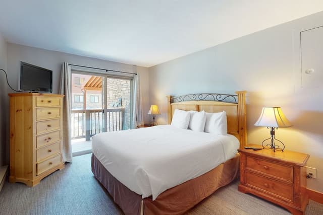 Condo, 2 Bedrooms (Platimum)
