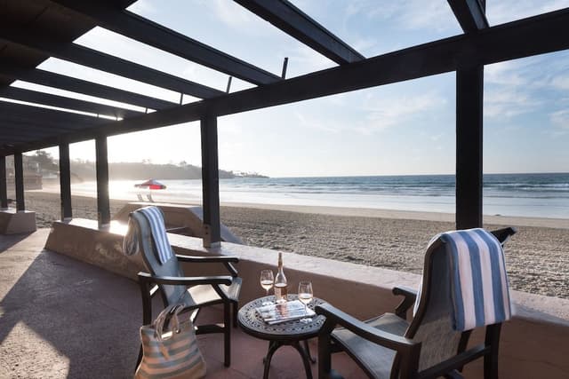 Suite, 3 Twin Beds, Kitchen, Ocean View (Beachfront 2 Bedroom Suite with Kitch)
