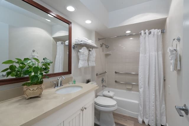 Suite, 3 Twin Beds, Kitchen, Ocean View (Beachfront 2 Bedroom Suite with Kitch)