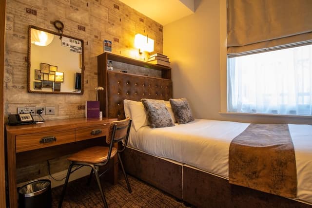 Room, 1 Double Bed (City Pad)