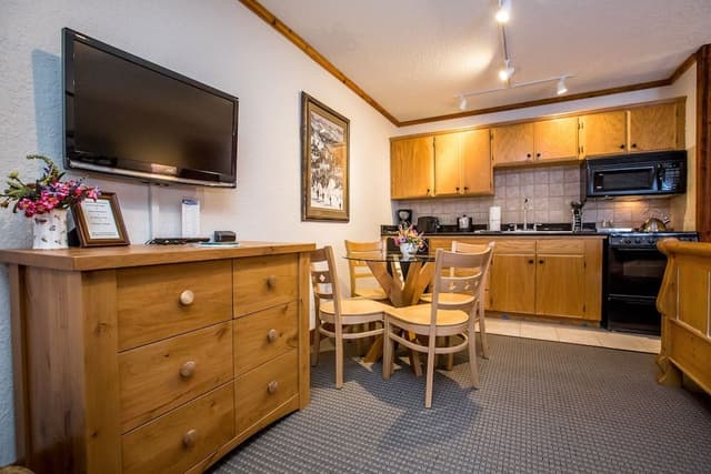Studio, 1 Queen Bed with Sofa bed, Kitchen