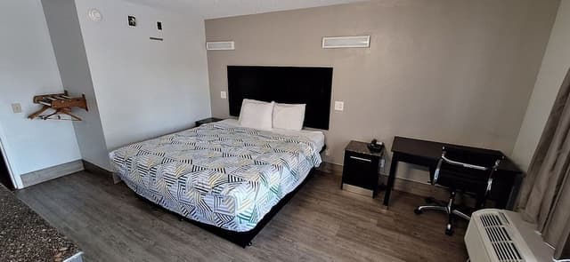 Standard Room, 1 King Bed, Non Smoking, Refrigerator & Microwave