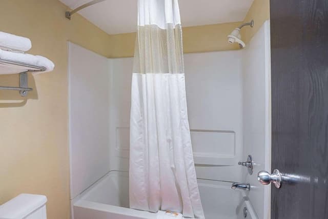Standard Room, 2 Queen Beds, Non Smoking