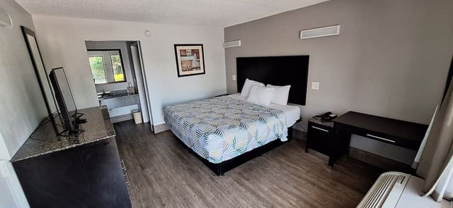 Standard Room, 1 King Bed, Non Smoking