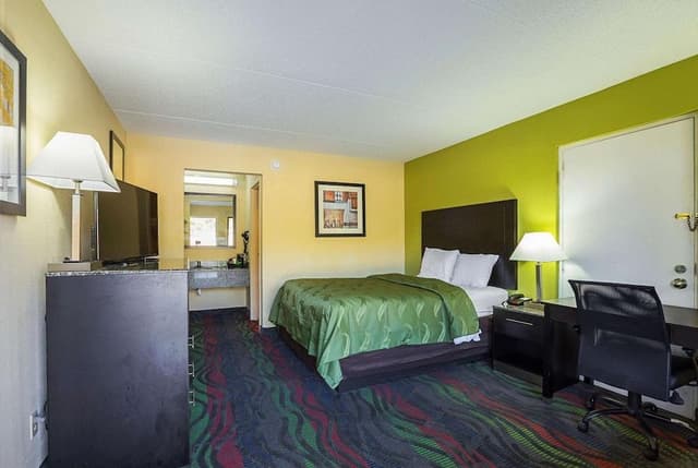 Standard Room, 1 King Bed, Accessible, Non Smoking