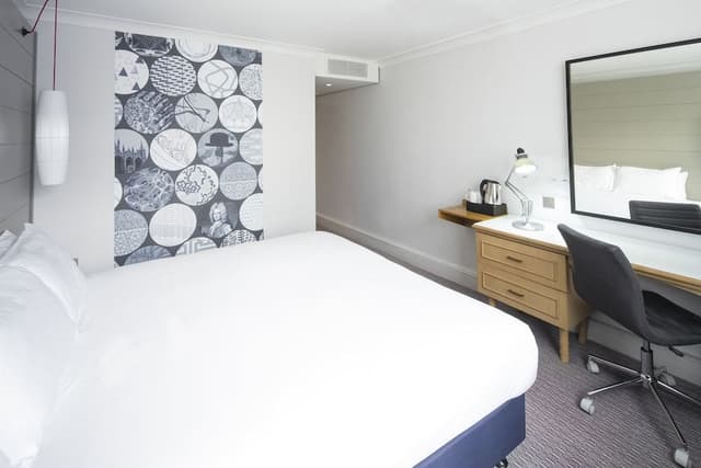 Standard Room, 1 King Bed