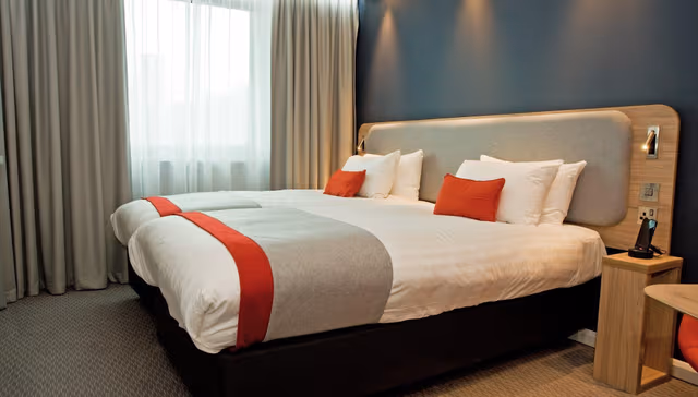 2 Single Standard Accessible with Free Hot Breakfast