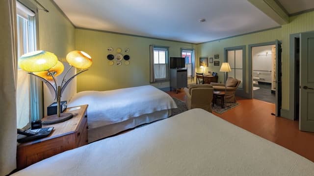 Double Room, 2 Queen Beds