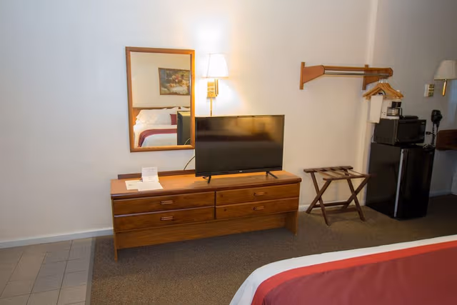Standard Room, 1 King Bed