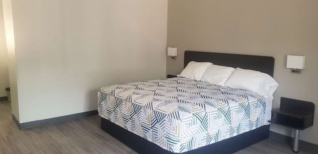 Standard Room, 1 Queen Bed, Non Smoking