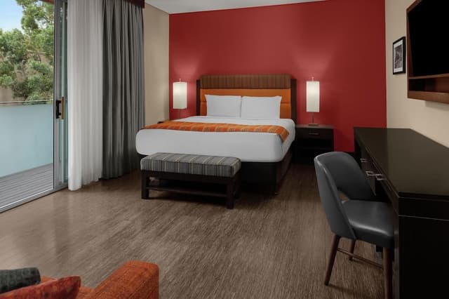Luxury Room, 1 King Bed