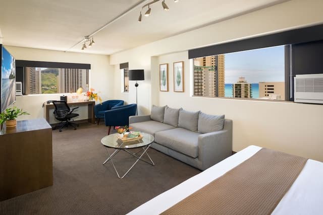 Lifestyle Jr. Suite Ocean View ADA, 1 King Bed with Sofa bed