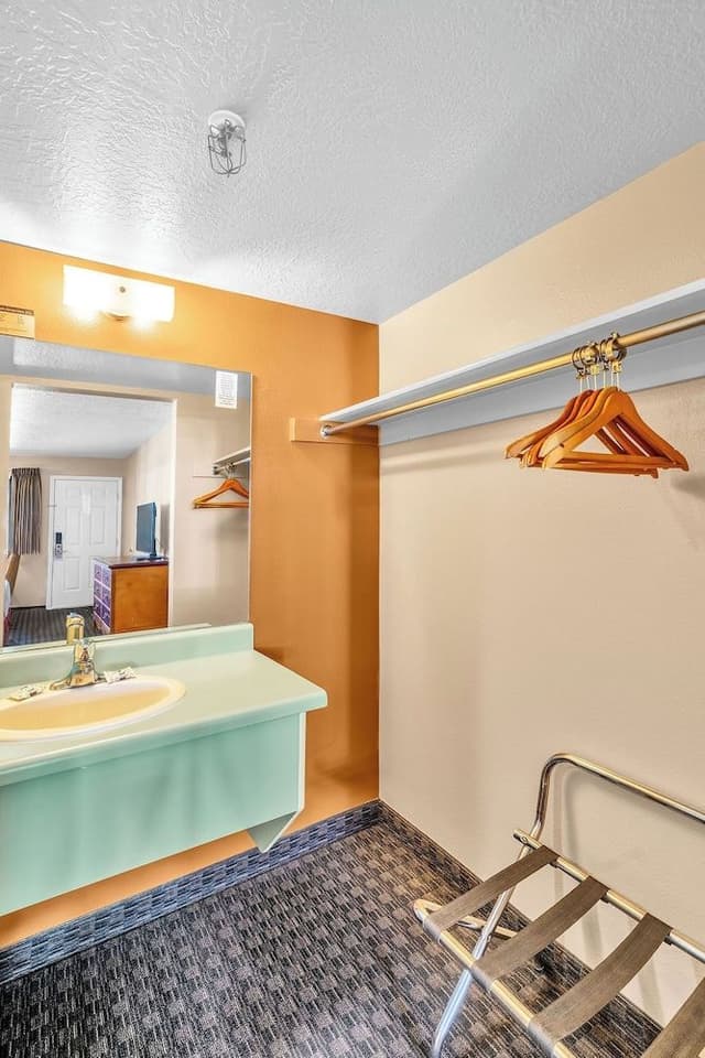 Superior Room, 1 King Bed