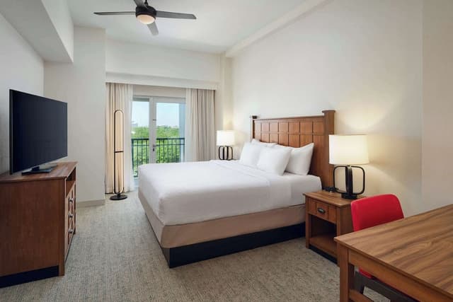 Bedroom Corner Suite King Non Smoking