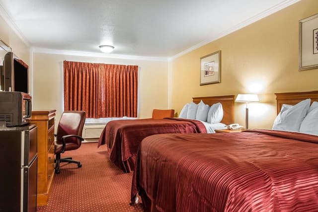 Standard Room, 2 Queen Beds, Non Smoking