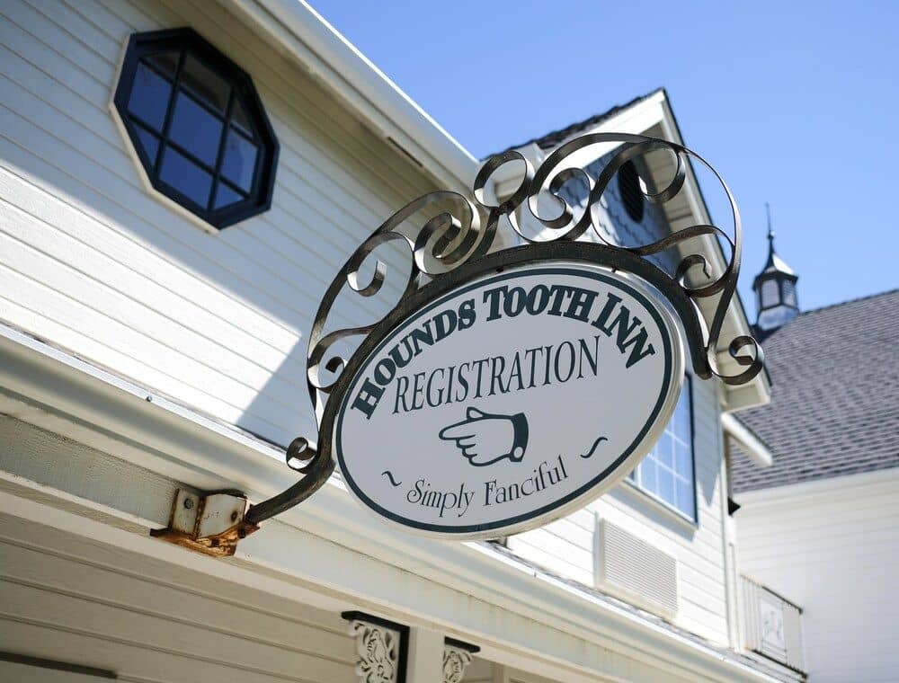 Hounds Tooth Inn Hounds Tooth Inn