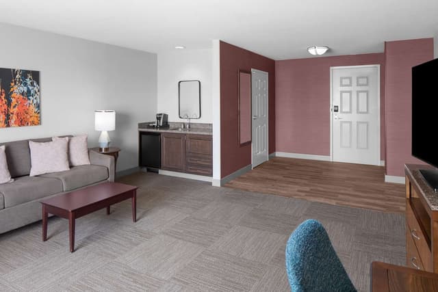 1 KNG 1 BDRM STE MOBILITY ACCESS W/BATHTUB