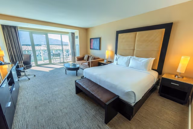 Deluxe Room, 1 King Bed, Balcony
