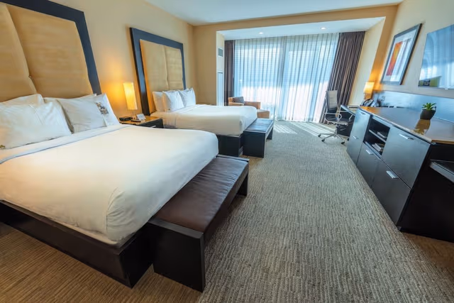 Deluxe Room, 2 Queen Beds, Balcony