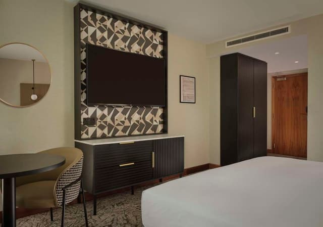 KING GUEST ROOM