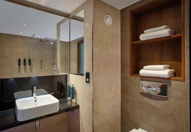 KING DELUXE ROOM