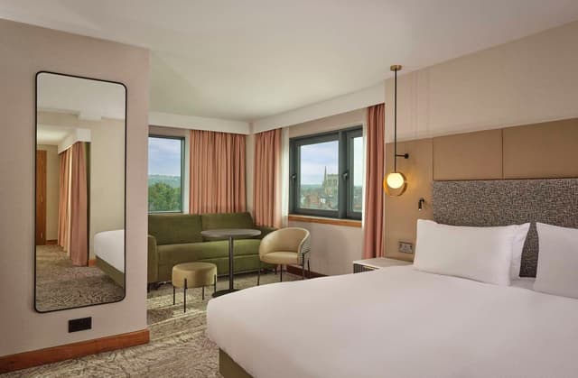 KING DELUXE ROOM