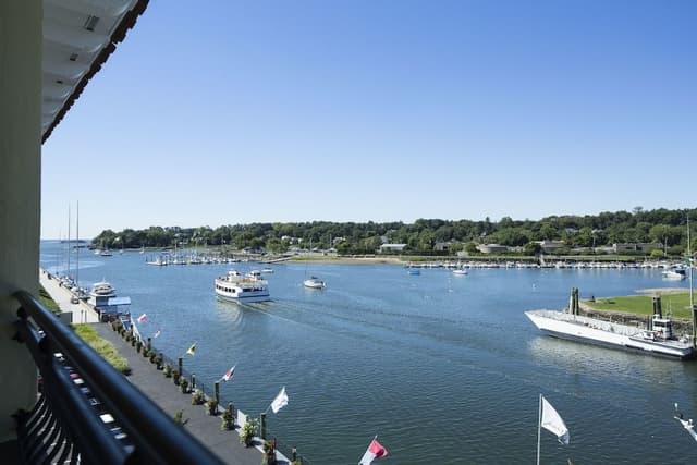Deluxe Room, Harbor View