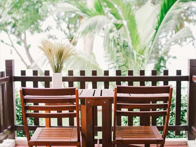 Poolside Standard Sea View