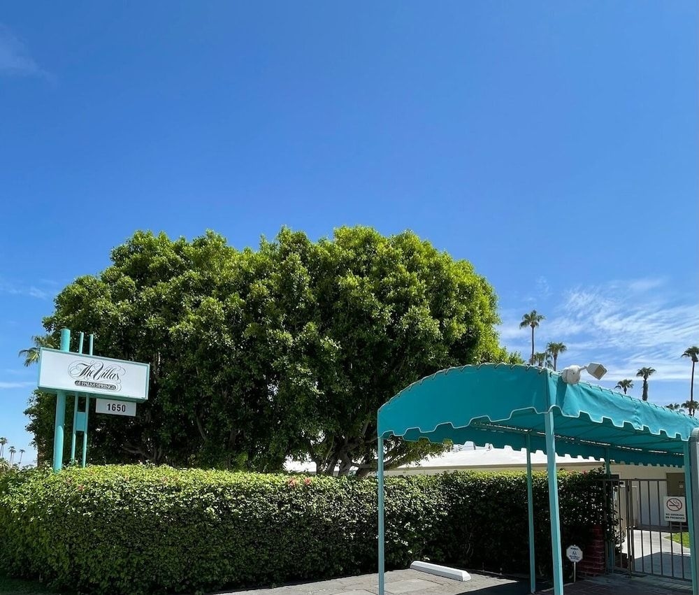 The Villas of Palm Springs2