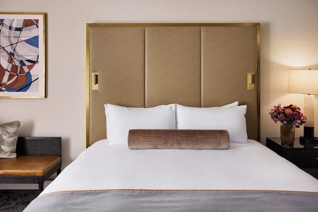 Deluxe Room, 1 King Bed