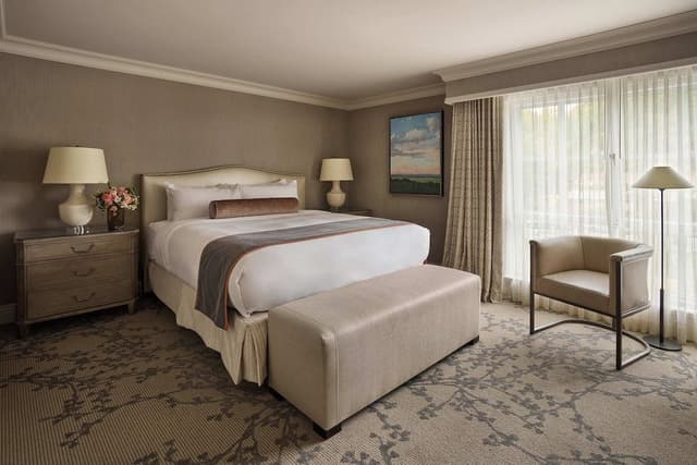 Suite, 1 King Bed (La Grande)