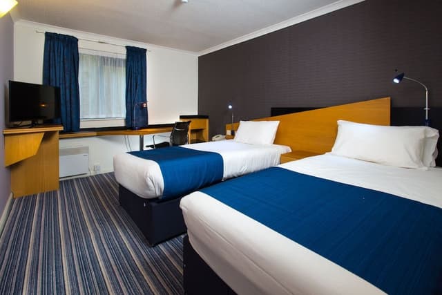 Standard Room, 2 Twin Beds (with Free Hot Breakfast)